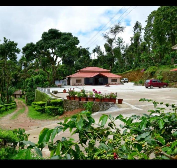 Nature Hunt Home Stay Chikmagalūr Exteriör bild